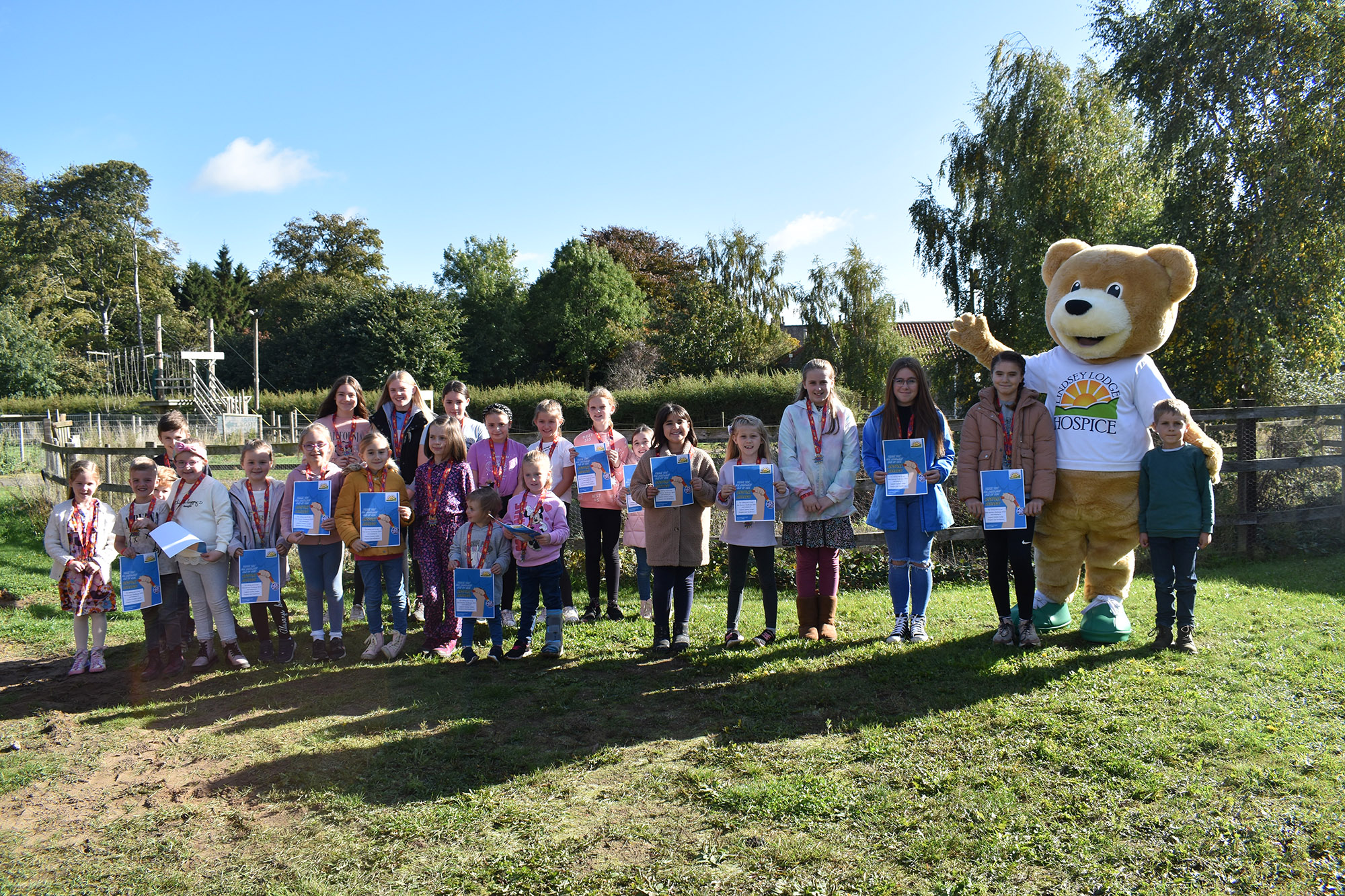 Hospice Heroes who took part in Lindsey Lodge’s Kid’s Summer Challenge are pictured celebrating their success at The Pink Pig.